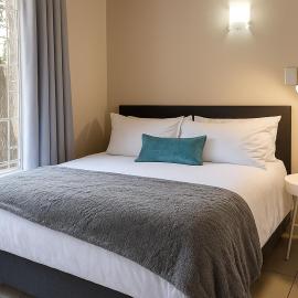 46 On Aries Studio Apartment, hotel a Northwold