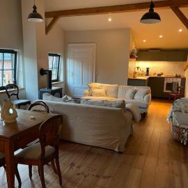 Stylish Loft Apartment on a Country Farm, hotel v destinácii Bad Fallingbostel