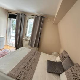 Spacious and charming villa close Gothenburg、Kålleredのホテル