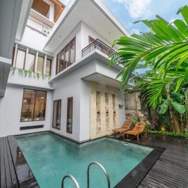 Modern 5BR Luxury Villa with Pool & Rooftop - 100m from Sanur Beach