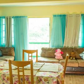 3 Bedroom Apt in Clare Valley Breezy Hilltop Stay Near Beach - AC and Wifi