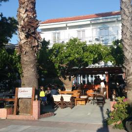 Mirtia Hotel, hotel di Pefki