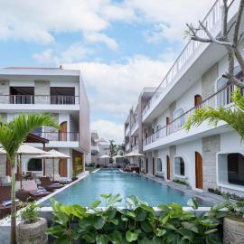 La Tropica Canggu Bali By Kanaya Hospitality，坎古的飯店