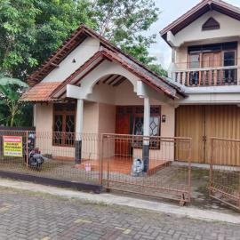 AL Homestay، فندق في Mendut
