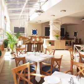 ELPAK Świnoujście, hotel Świnoujściében