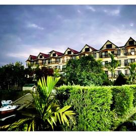 Hotel Dream Land With Swimming Pool Facility In Lataguri, ξενοδοχείο σε Lataguri