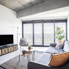 Gorgeous Modern 1BD Condo Views w PoolGym! #255, hotel i Istanbul