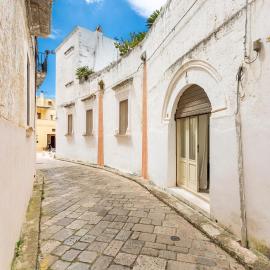 Dimora Santi-Mancuso by BarbarHouse