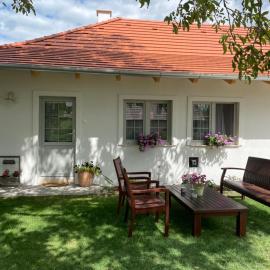 Vendégház a diófához, hotel in Balatonboglár