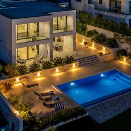 NEW, Luxury Villa for 8 with Heated Pool & Spectacular Sea Views