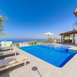 Casa Roque del Mar Private Villa with Pool, Jacuzzi & Ocean Views