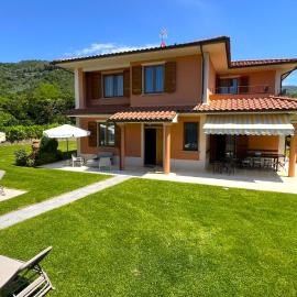 Villino Blu 12 pax villa in Tuscany with private pool