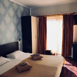 Pinul Negru, hotel in Băile Herculane
