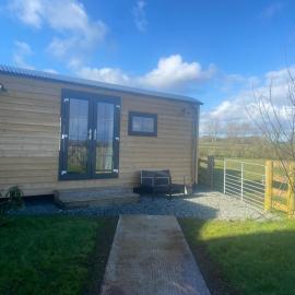 Beehive retreat & Hot tub
