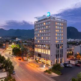 Tru by Hilton Hoa Binh City Centre, hotel din Hòa Bình