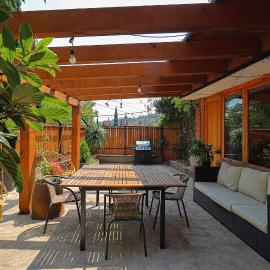 Luxury Tbilisi House with Garden - by Wehost