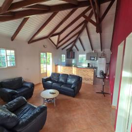 ÉLÉGANT APPARTEMENT À LA CAMPAGNE