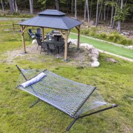 Cozy Retreat Game Room and Fire Pit Winni, hotel u gradu Moultonborough