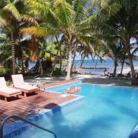 Escape Away Belize Beach House, hotel i San Pedro