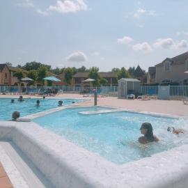 Maison, proche parking, piscine chauffée, en résidence, 4 ou 5 pers, RDC, lac, nature et pêche, hotel u gradu 'Monflanquin'