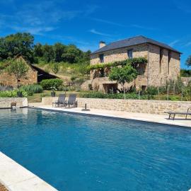 Les Peyronnies, hotel in Figeac