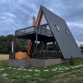 Cabana Ross-A, hotel em Poenari