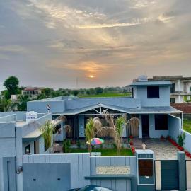 ZenRoofs - Pool Farm House, Hotel in Jaipur