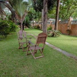 Calm Escape 1BR Quiet Stay & Breakfast Near Mlimani City Mall, hotel di Dar es Salaam