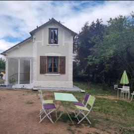 Logement entier pour 5 personne, hotel v destinaci Nevers