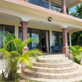 Villa pied dans l'eau Pointe aux Piments