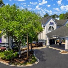 Spark by Hilton Bluffton Hilton Head Island، فندق في بلوفتن