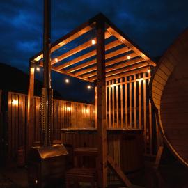 Apartament Pod Wzgórzem z Sauną, Jacuzzi i Basenem, hotel in Kudowa-Zdrój