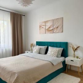 Emerald - Modern Central Apartment, hotel in Tîrnăveni