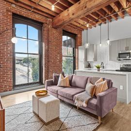Brick & Bed Riverfront Lofts, G 202
