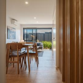 New & Stylish Townhouse - Great Neighbourhood, готель у місті Albert Town