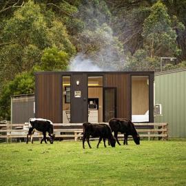 High on a Mountain Top by Tiny Away, Hotel in Koornalla