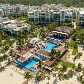 3BR Beachfront Luxury Condo w/ Great Features, hotel a Cancún