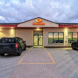 Econo Lodge, hotell i Cochrane