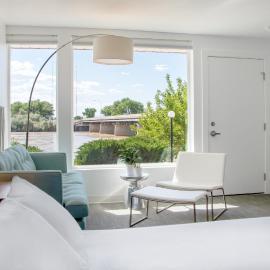 Skyfall Guestrooms, hotel Green Riverben