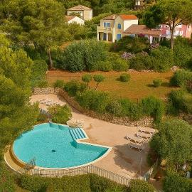 Appartement lumineux avec piscine, proche mer et lac