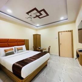 Viesnīca Riverside Retreat Dombivli - Swimming Pool - Couple Friendly - Comfortable Stay pilsētā Dombivli