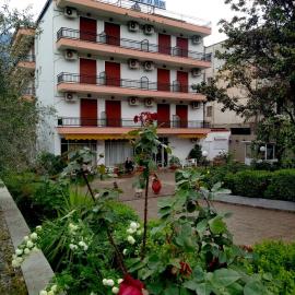 To NEON, hotel u gradu 'Loutra Ipatis'