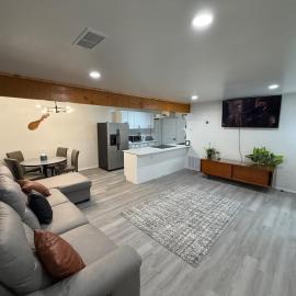 3BDR Comfort home Wt WiFi n Hottub, hotel in Midwest City