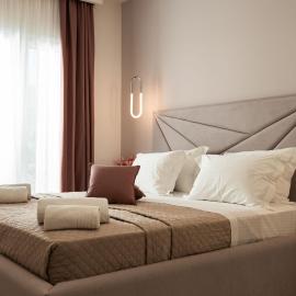 Villa Amada - Spacious & Modern Apartment, by Zantewize, hotel a Maryiés