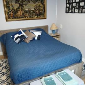 Chambre "Oasis Bleue" Calme Absolu chez Fred, hótel í Gorron