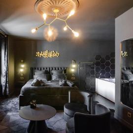 Suite Balneo Hammam Noire et Or, hotel u gradu 'Saint-Étienne'