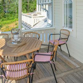Awesome Home In Stallarholmen With Lake View, hotel a Stallarholmen