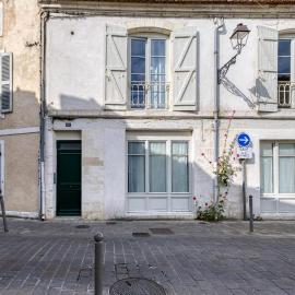 1 Bedroom Cozy Apartment In La Rochelle