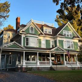 Franklin Manor Bed and Breakfast – hotel w mieście Saranac Lake