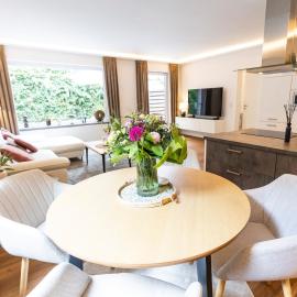 Hello Holidays Suite Zentral Terrasse Parkplatz